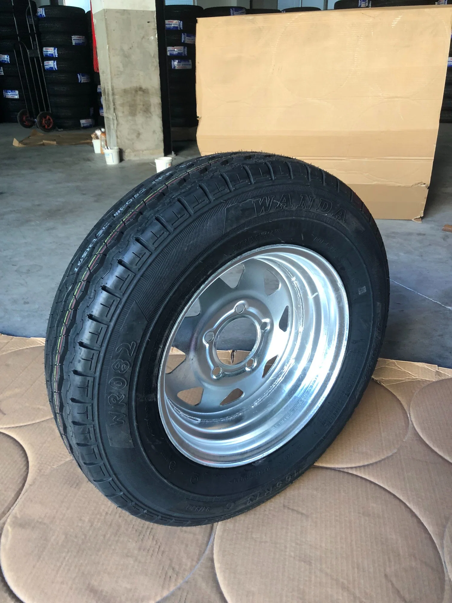 Europe Best Selling Trailer Wheels and Tires 165r13c E4 DOT Available