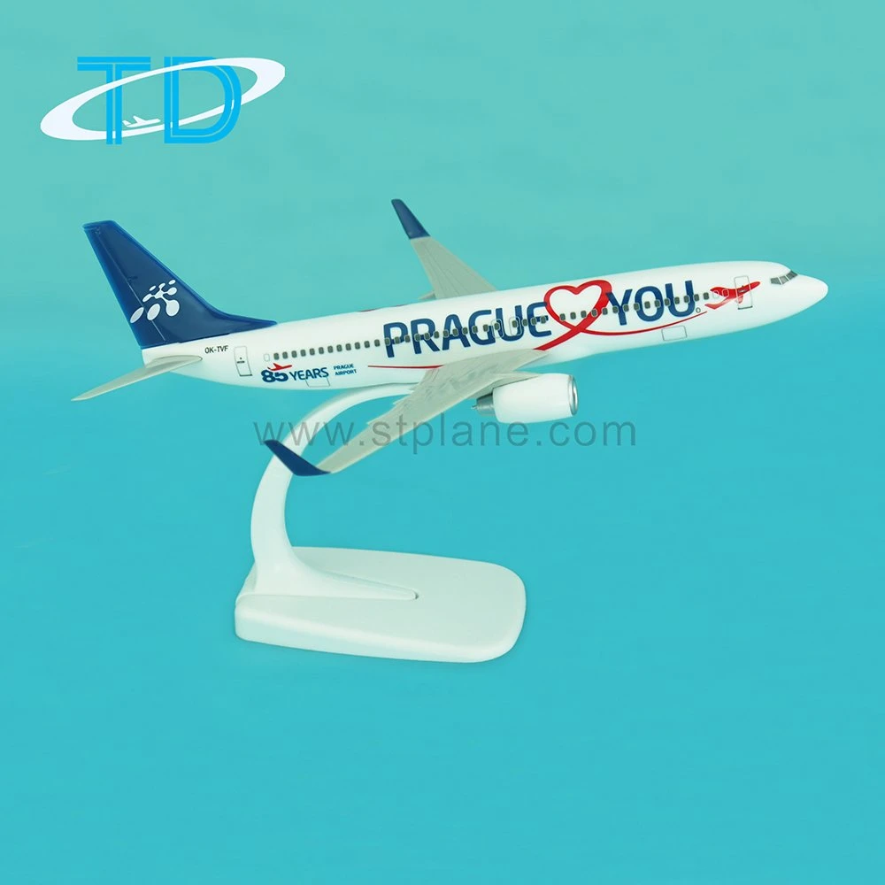 Prague Boeing B737-800 1: 200 19.7cm Plastic Aeroplane Souvenir Gift Aircraft Airplane Model Product