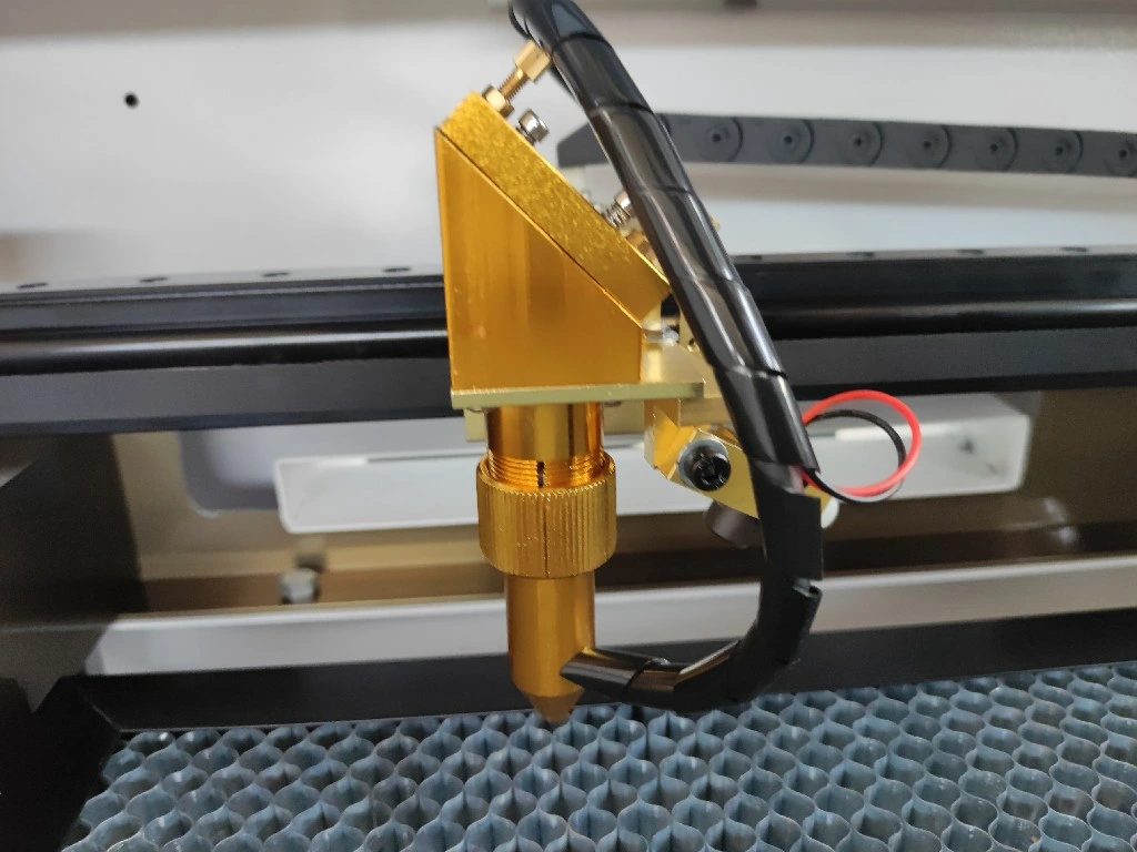 4040 40W 60W 80W 100W Tablero acrílico de madera de controlador Ruida Contrachapado CNC Laser Cutter CO2 Grabadora máquina de corte de grabado