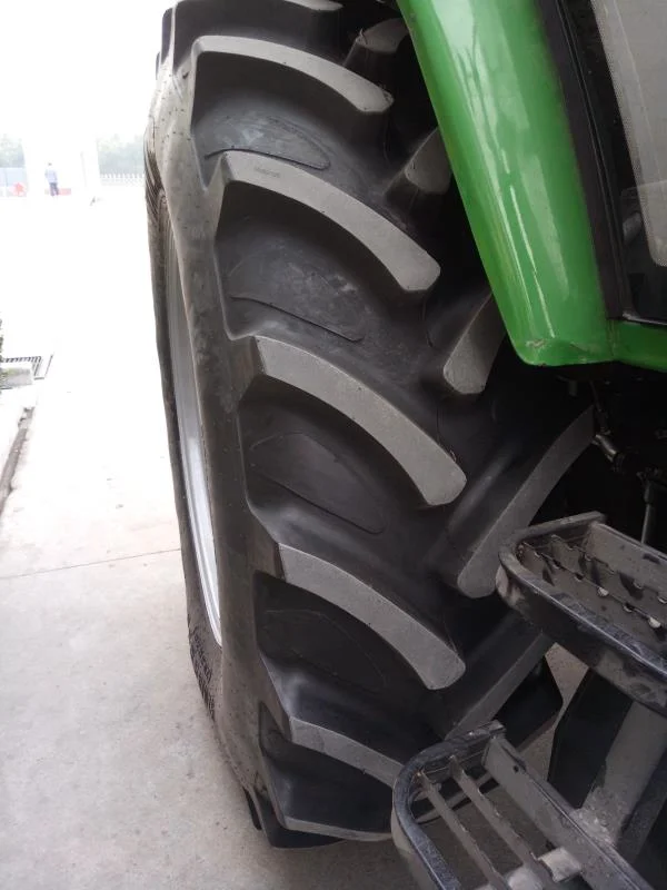 Los neumáticos radiales sólidos neumáticos Agr Fram Carretilla elevadora agrícola 480/65R28 540/65R24 650/70R42 710/70R38 710/70R42 480/80R42 480/80R46 480/80R50 de la Alianza de armadura Petlas