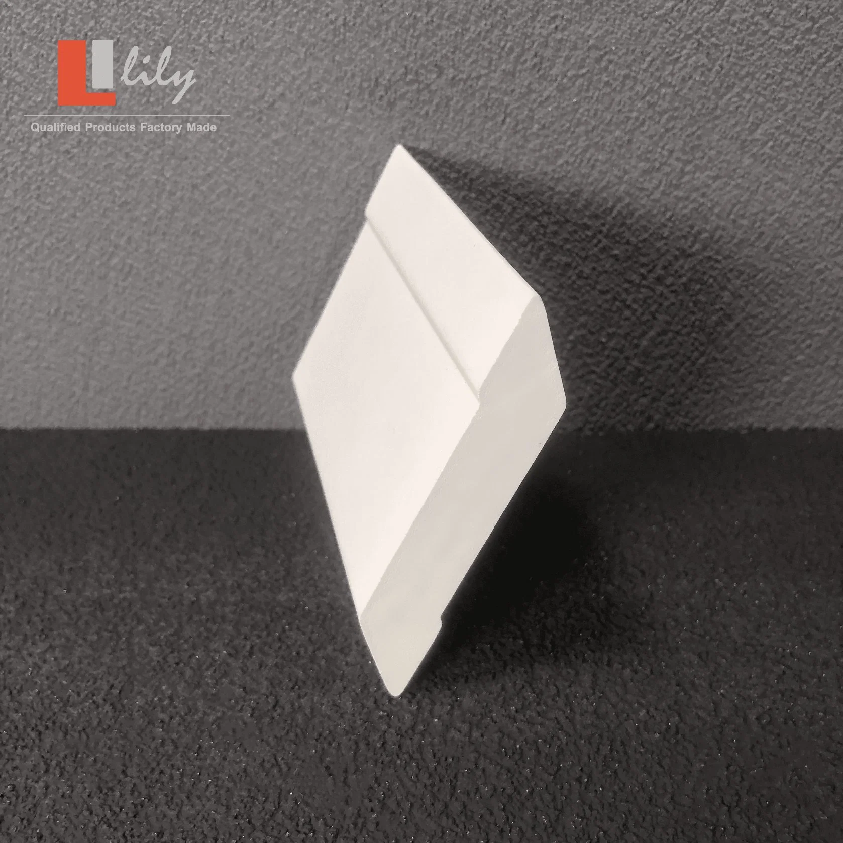 Lily Industries 3/4 po X 3-1/2 po en moule en brique PVC