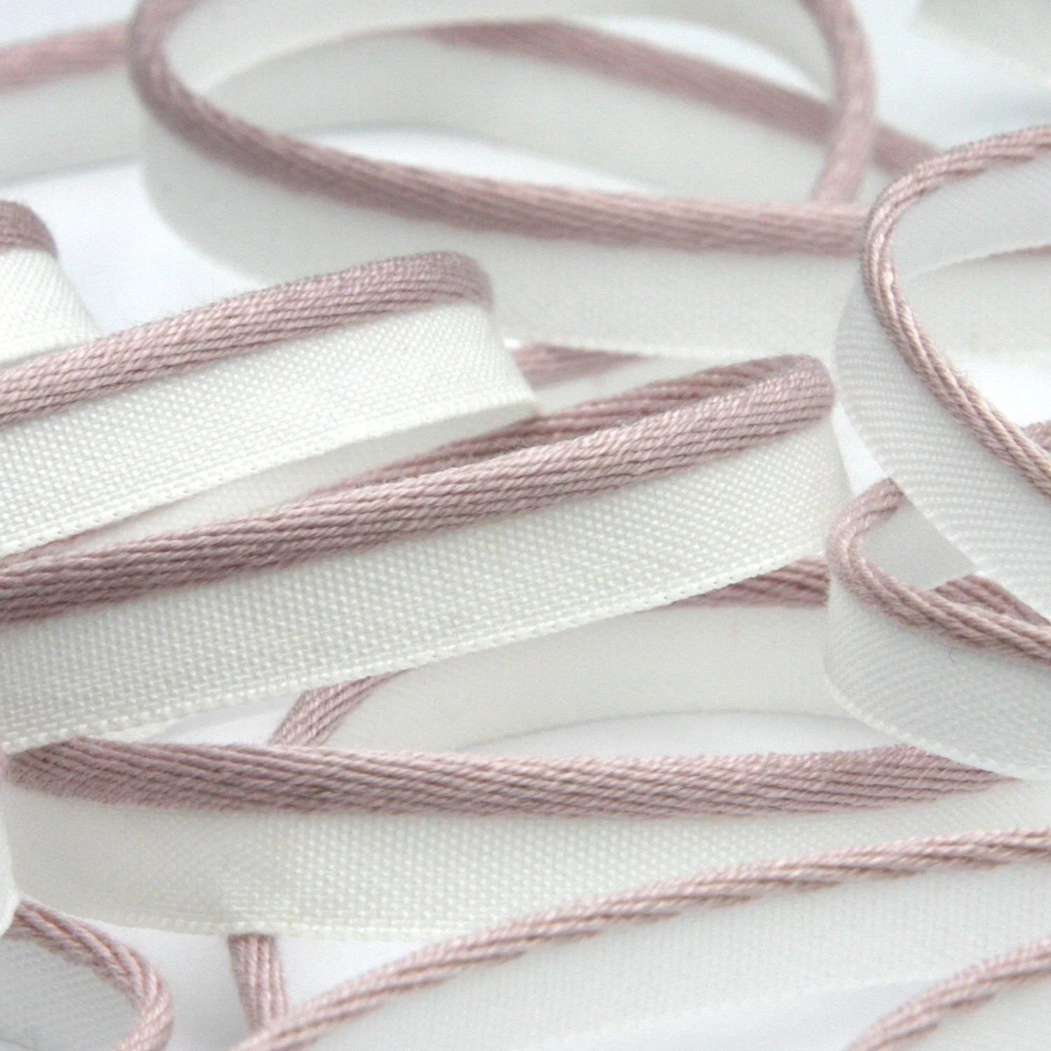 MOQ 2000 Meters Hot Selling Custom Deisgn Color Polyester Piping Ribbon