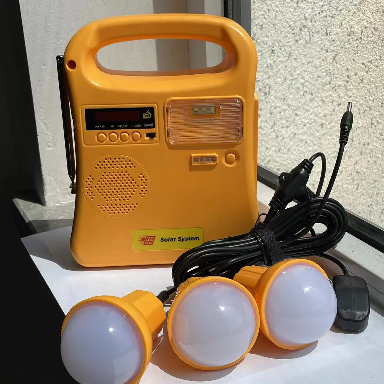 Sistema Solar Home para Kit de Panel Solar de Área no Eléctrica (SF-305 con Bluetooth/radio FM/cargador móvil/3pcs bombilla)