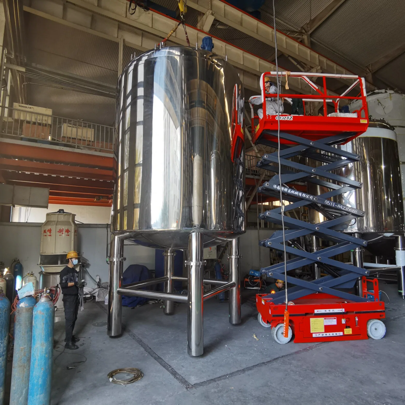 Auxiliary Equipment Series Customized 1000L 20000L Storage for Liquid, Cosmetic, Shampoo Tanks