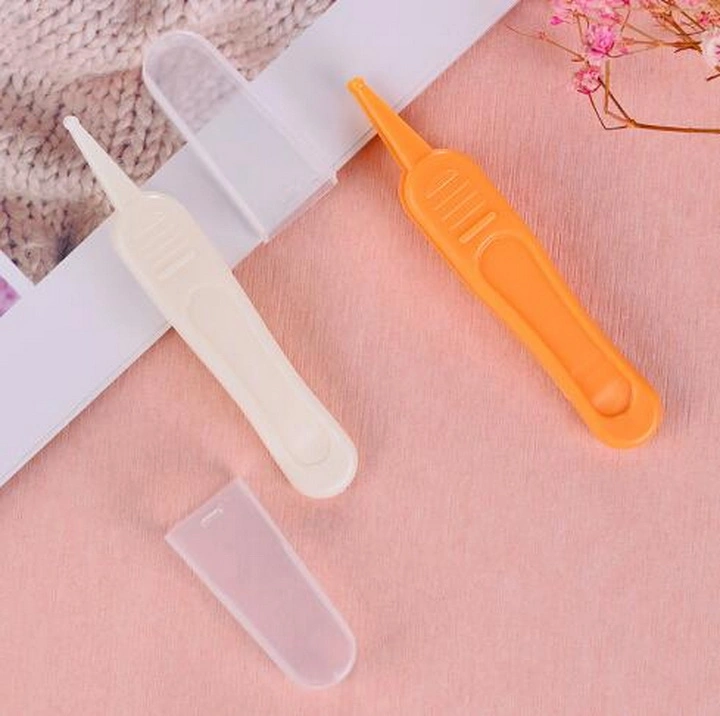 Safety Plastic Baby Daily Care Nose Cleaning Tweezers