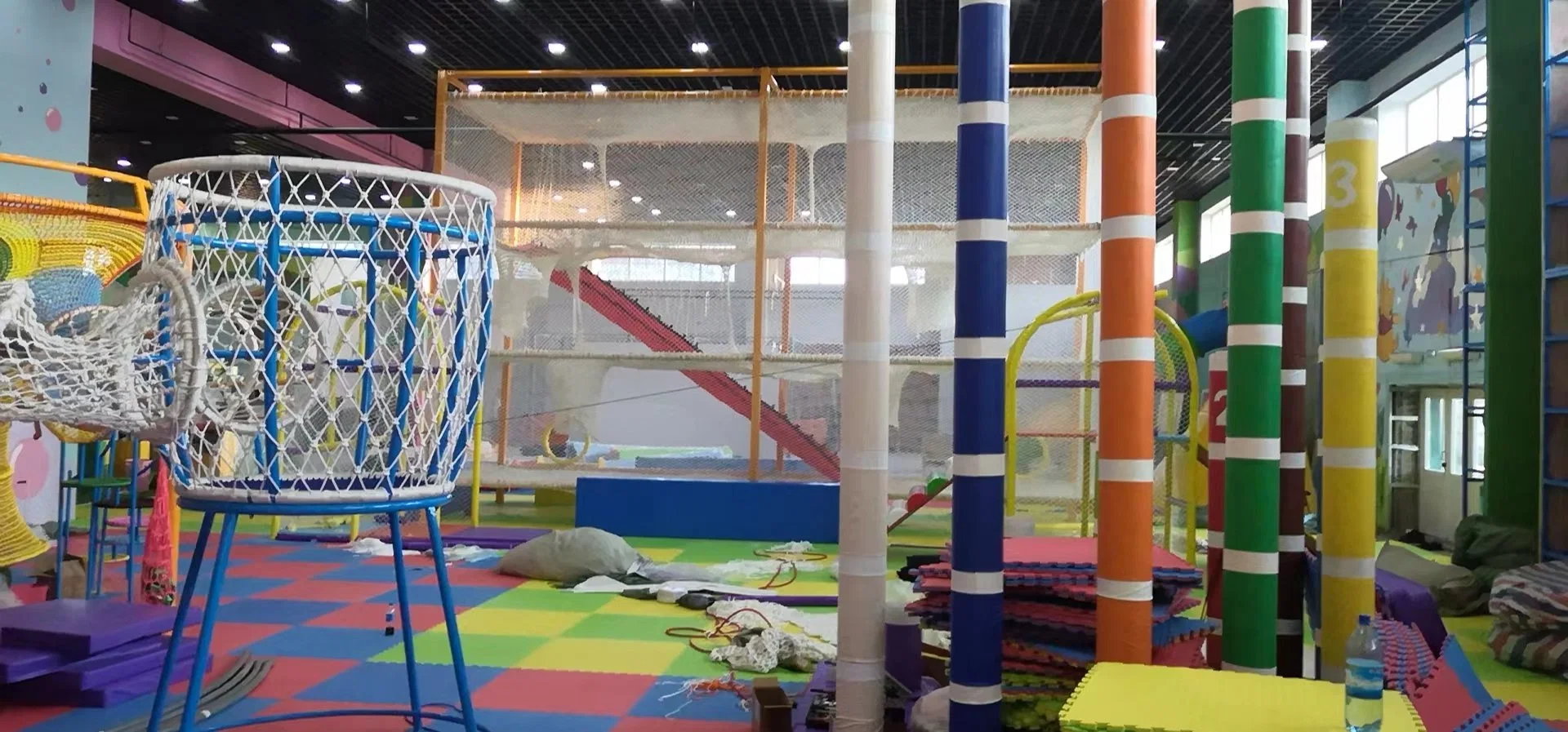 Expand The Indoor Playground Equipment Such as Climbing Nets and Climbing Rainbow Trees