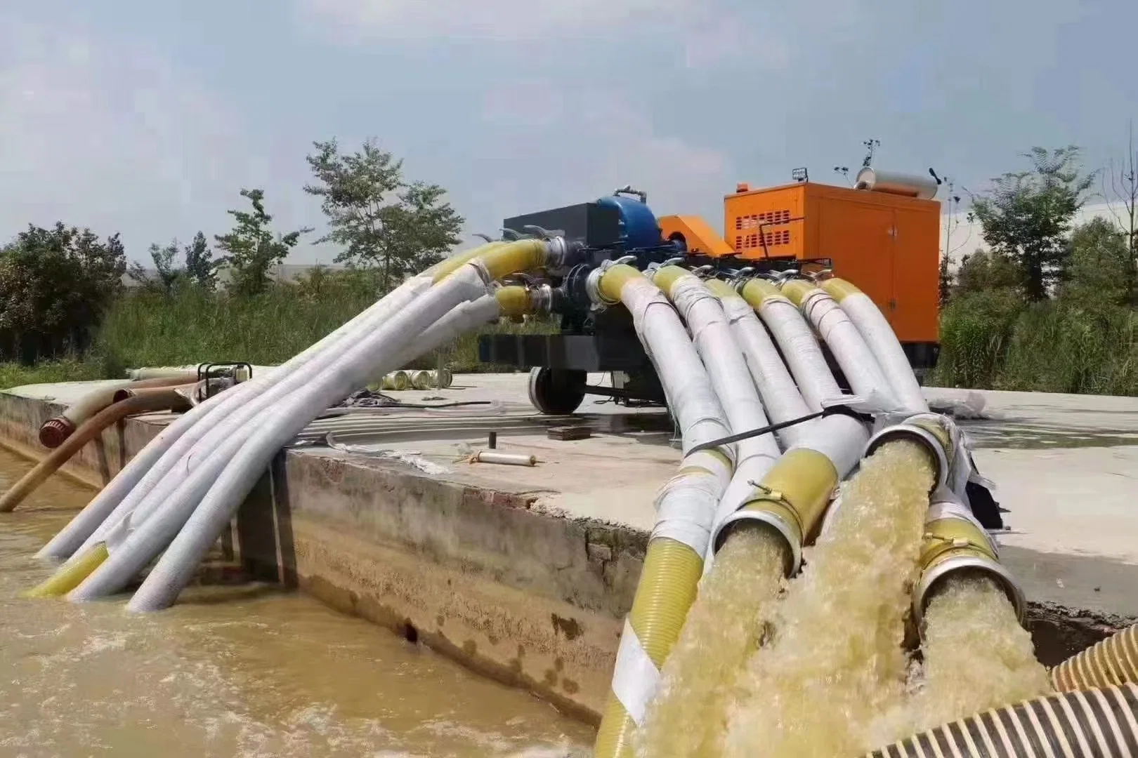 Motor diesel de agua de aguas residuales de autocebado de dos ruedas de 6 pulgadas Bombas