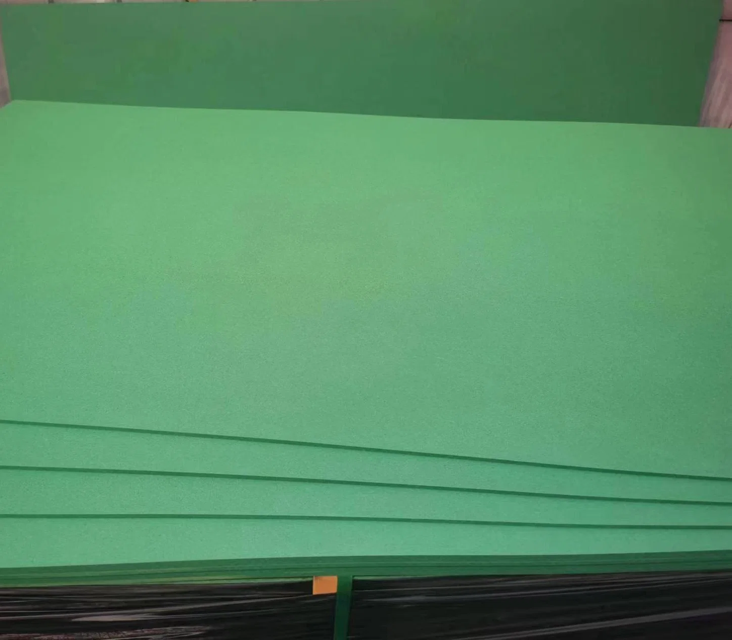 E1 Green Waterproof MDF Board/Melamine Hmr MDF/Moisture-Proof MDF/Waterproof HDF/ Melamine Waterproof MDF Board for Cabinet