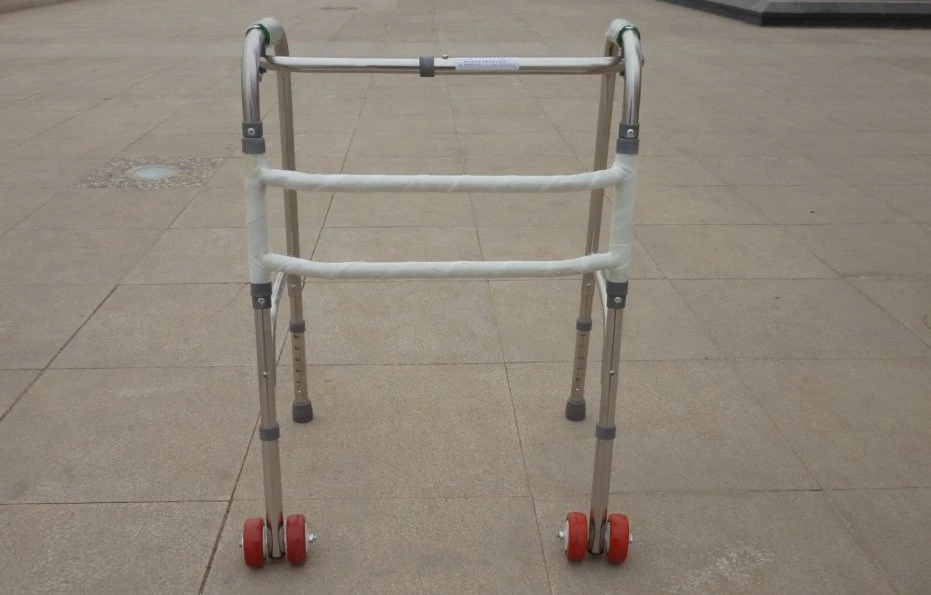 Einstellbare leichte Mobilität Erwachsene ältere Laufrad Walker Rollator für Behinderte