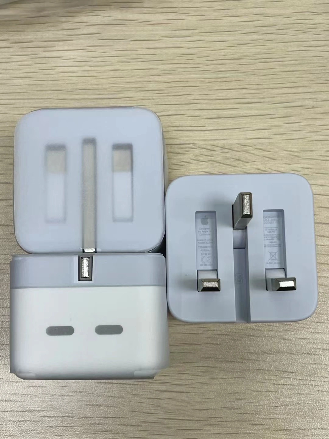 Telefone celular Carregador Rápido 35W dual USB-C adaptador na parede para telefones da série 14