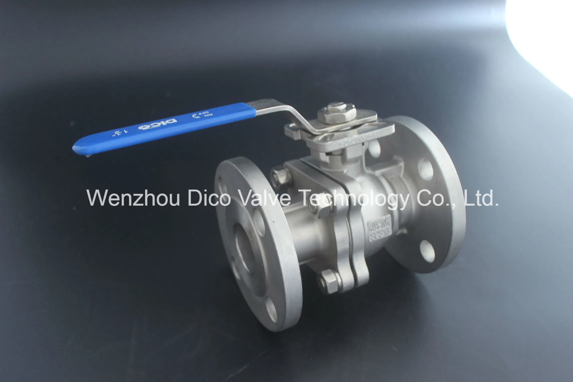 Lacquer Pneumatic Actuator Stainless Steel 2PC Ball Valve with Flanged End