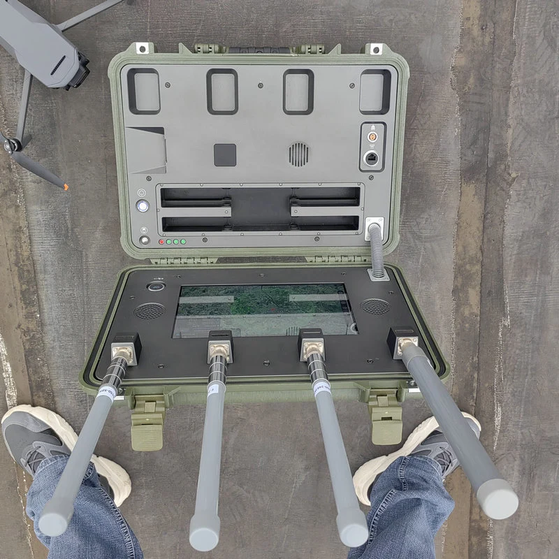 12h Suitcase portable anti- Drone Devices alarme de portée de détection 3-10km Systèmes suivi de 30 drones trajectoire avec détection de Driection 5,8g