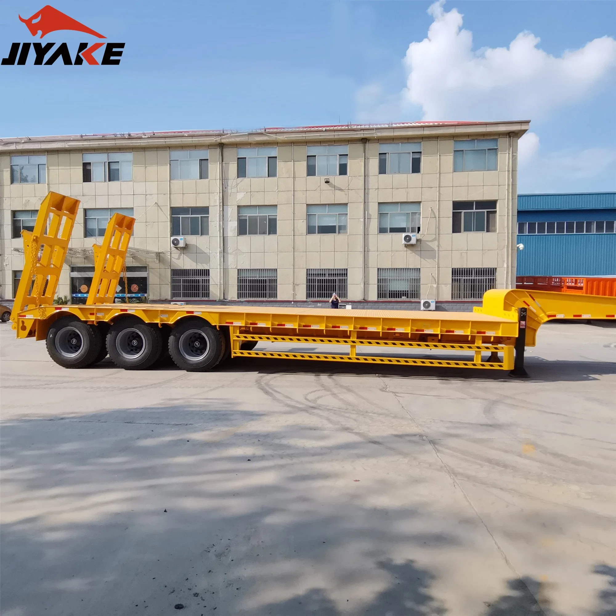 Plataforma de 3 ejes de 40 pies de largo cuello de cisne desmontable Lowbed remolque semi Trailer